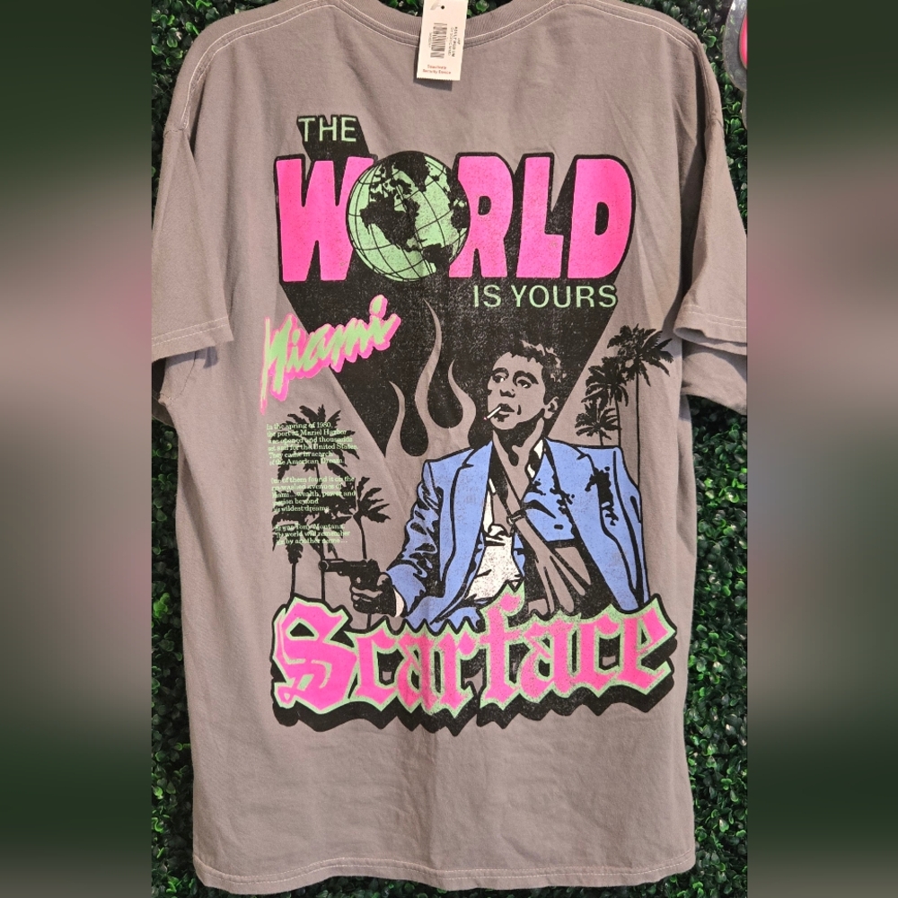 NWT SCARFACE Tony Montana The World is Yours Relaxed Medium Shirt Double Sided